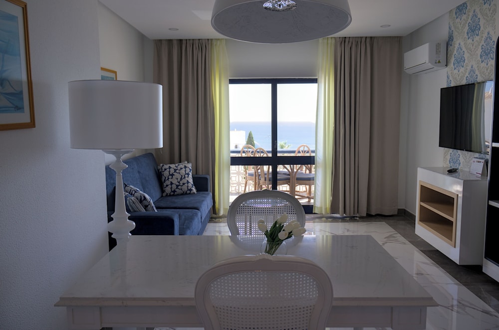 Premier Apartment, 1 Bedroom (Sea or Pool View) - Photo 3