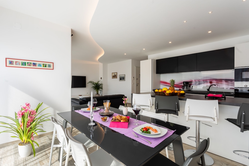 Exclusive Apartment, 2 Bedrooms, Sea View