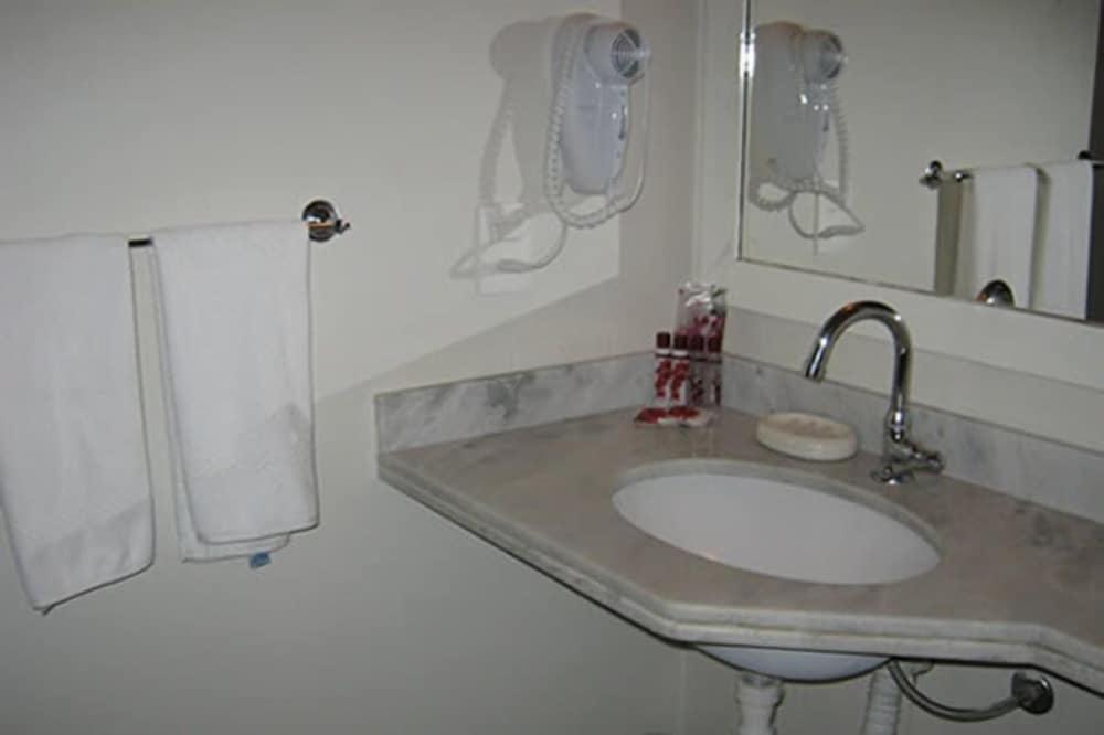Standard Triple Room photo 2