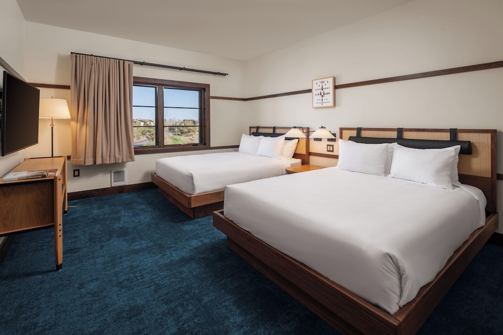 Standard Room, 2 Queen Beds, Resort View photo 1