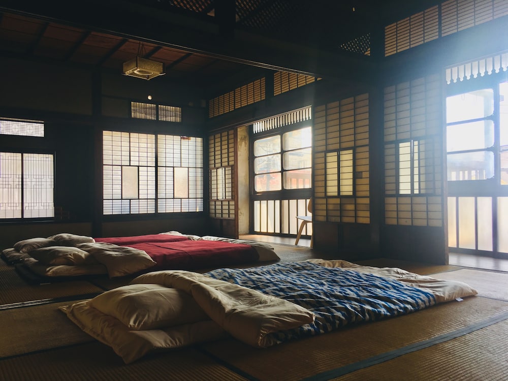 Room (1) photo 1