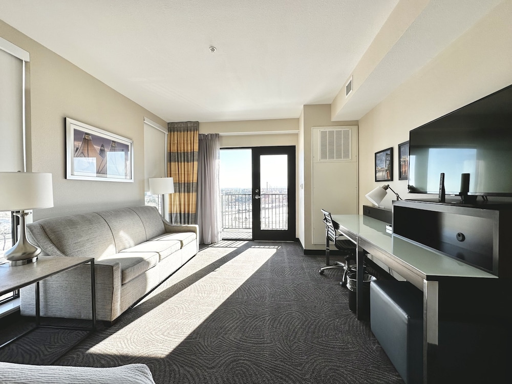Suite, Multiple Beds, Balcony - Photo 4