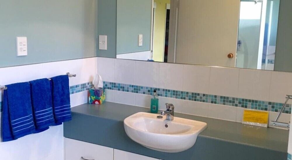Room, Shared Bathroom (Queen Room with Shared Bathroom)
