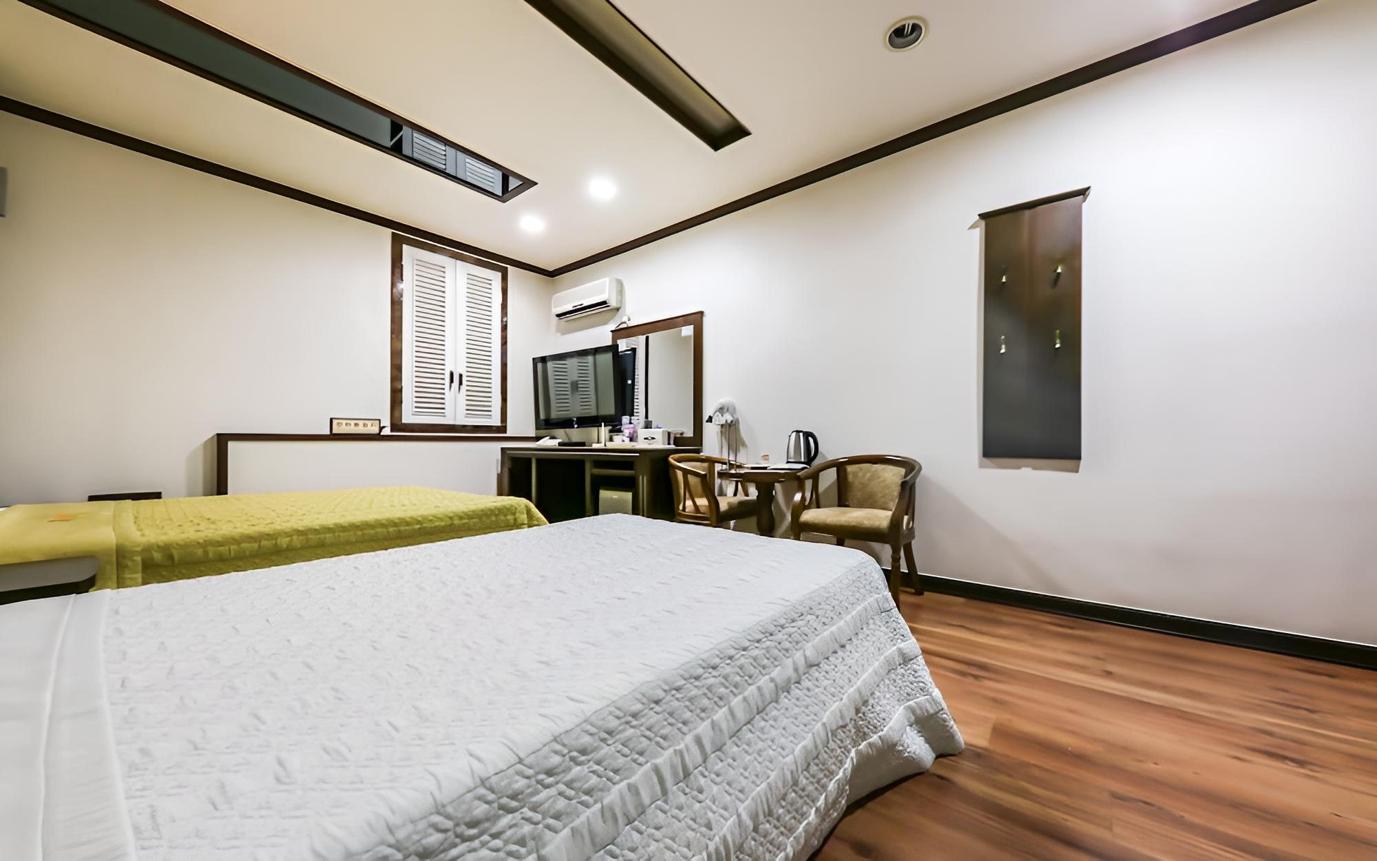 Room (General Room B (Twin)) photo 2