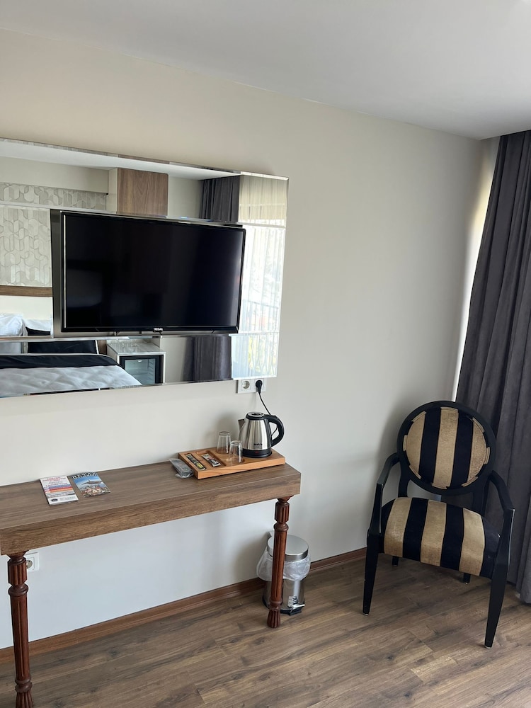 Deluxe Triple Room photo 3