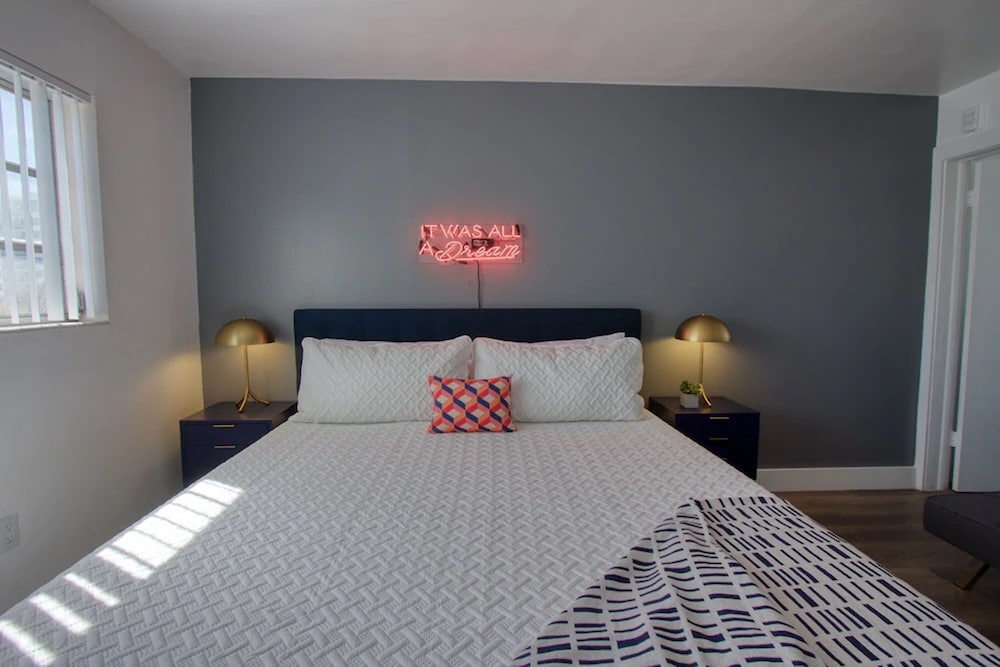 Design Apartment, 1 King Bed with Sofa bed, Non Smoking, City View with Balcony photo 1