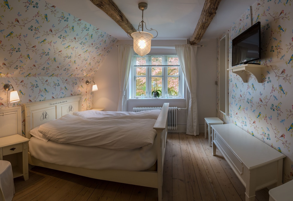 Classic Room, 1 Queen Bed photo 1