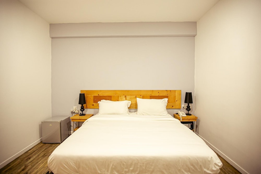 Deluxe King Room photo 3