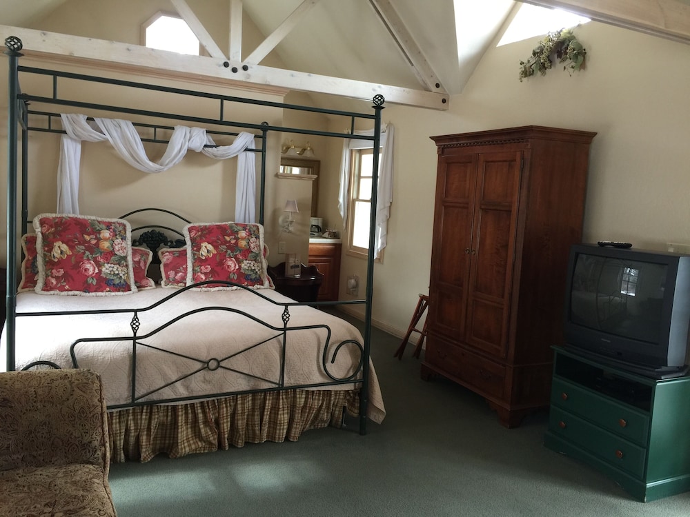 Luxury Cottage, Ensuite, Mountain View (Cortland) photo 1