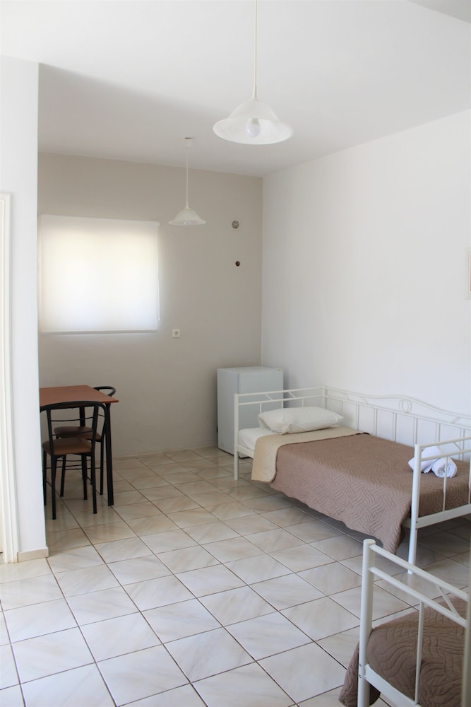 Family Room, 1 Bedroom, Non Smoking - Photo 6
