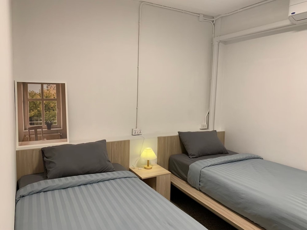 Standard Twin Room (aged 18-65) photo 1