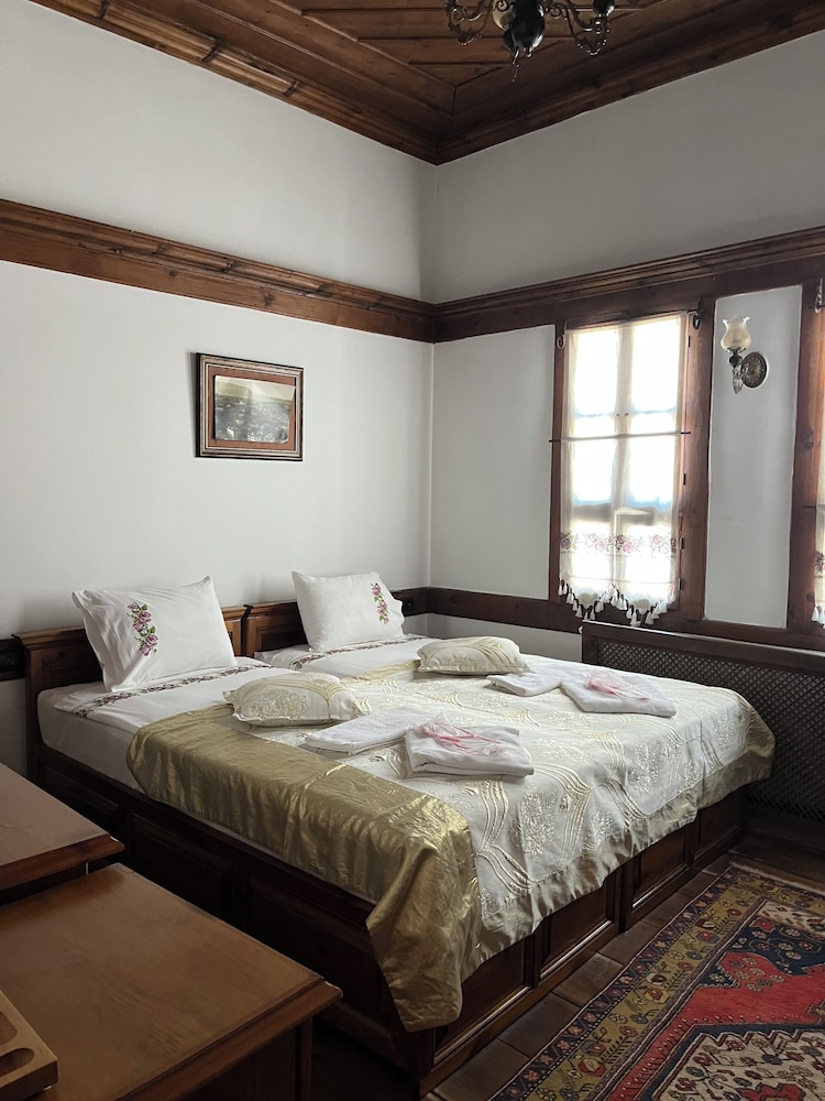 Standard Room photo 2