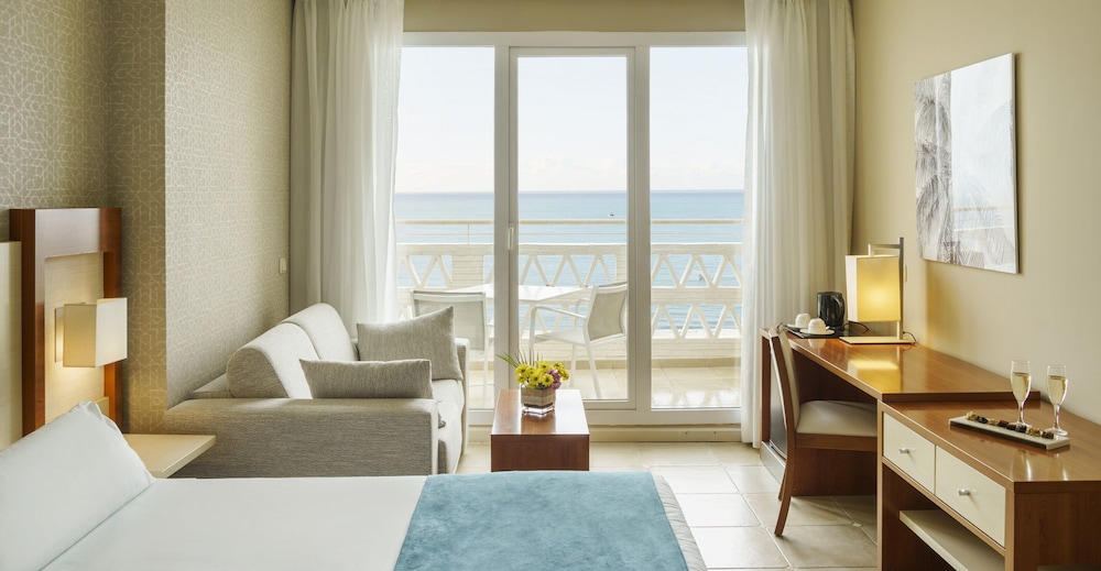 Double Room, Sea View - Photo 2