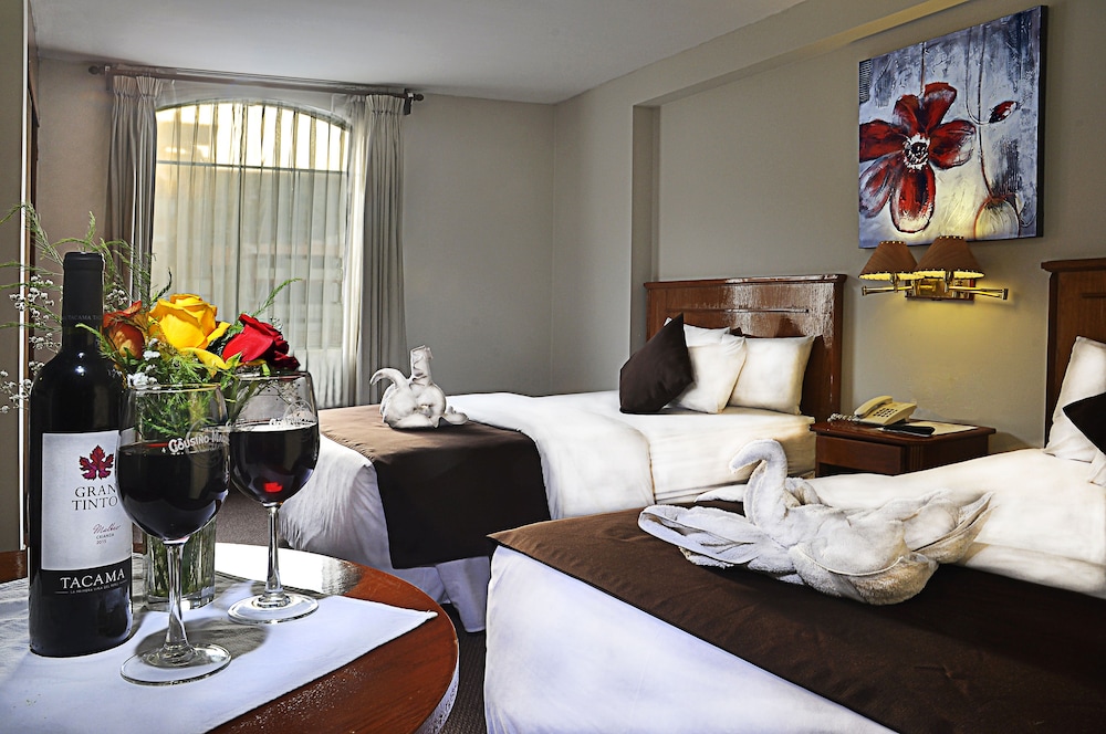 Standard Twin Room, Private Bathroom - Photo 10