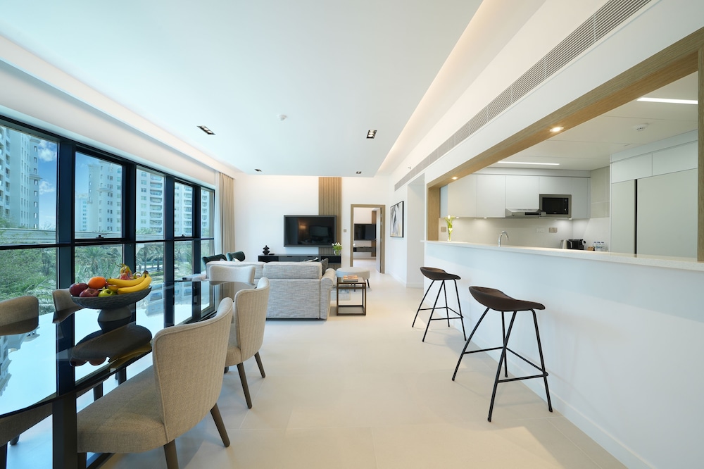 Deluxe Two Bedroom Apartment with Balcony