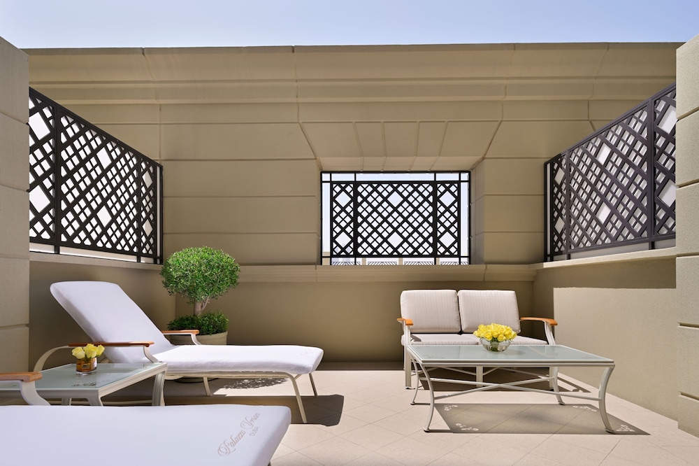 Deluxe Room, Terrace, City View (Versace)