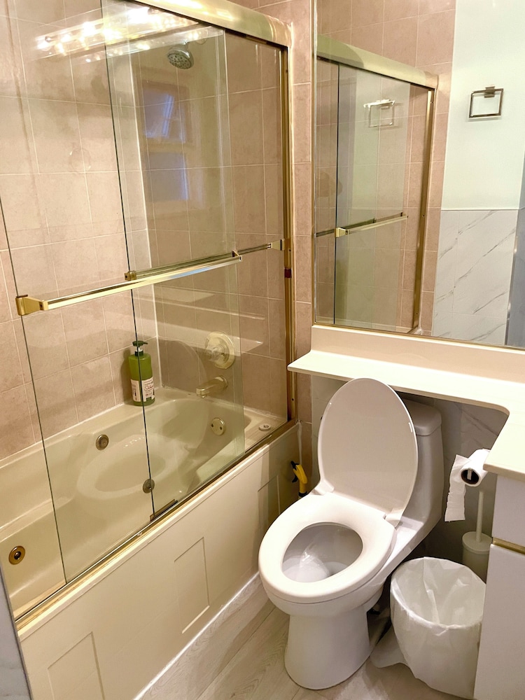 Executive Studio Suite, 1 King Bed with Sofa bed, Courtyard View photo 2