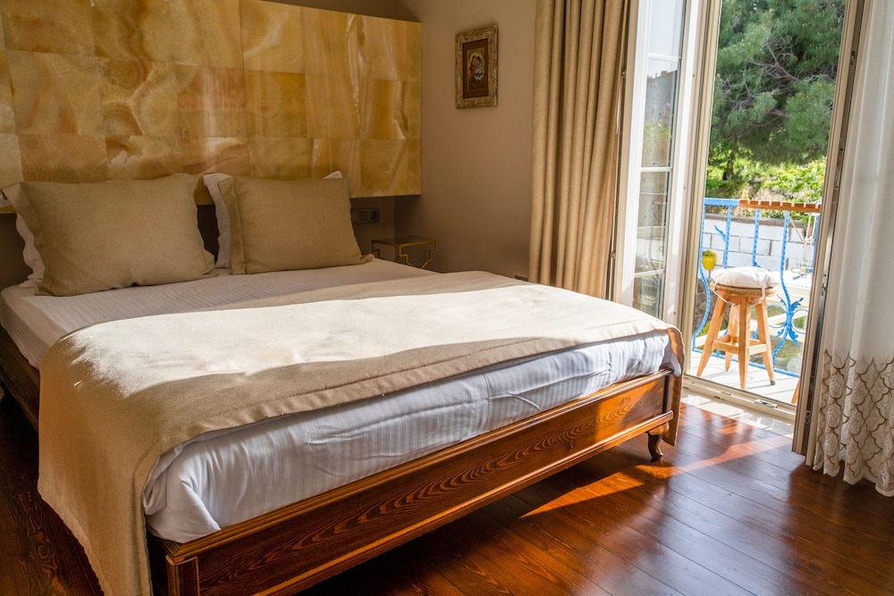 Deluxe Double Room, Balcony photo 1