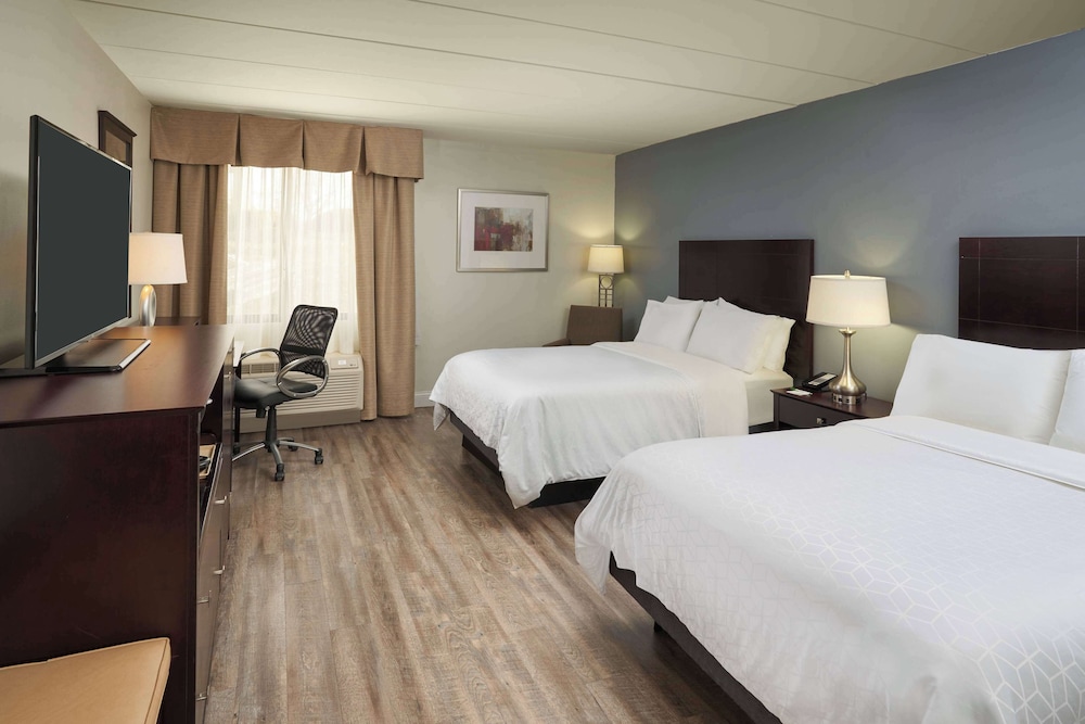 Room, 2 Double Beds, Hearing Accessible, Non Smoking photo 1