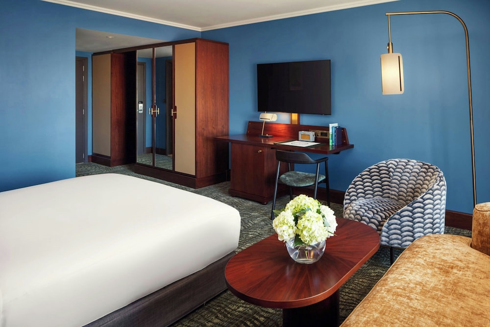 Premier Room, 1 King Bed