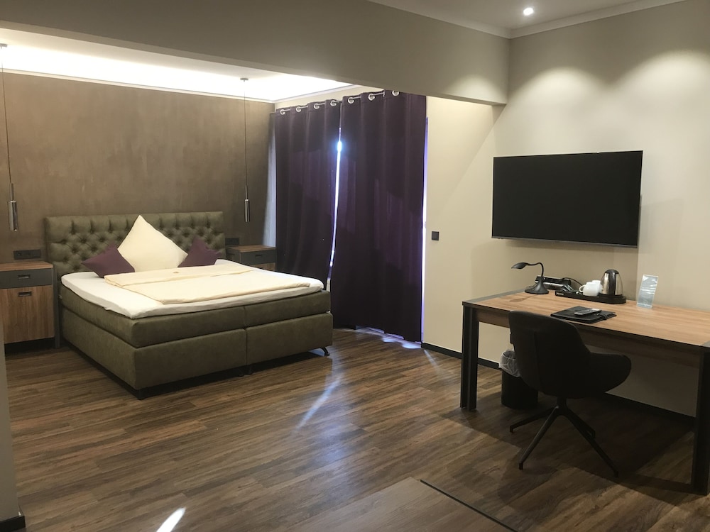 Deluxe Double Room, 1 King Bed photo 1