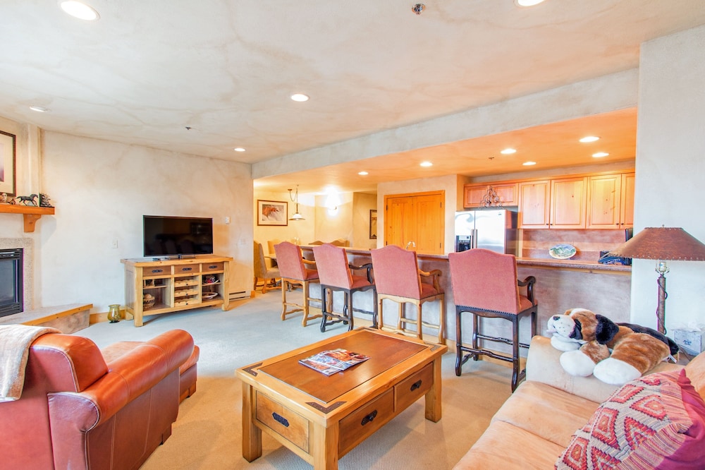 Condo, 1 Bedroom