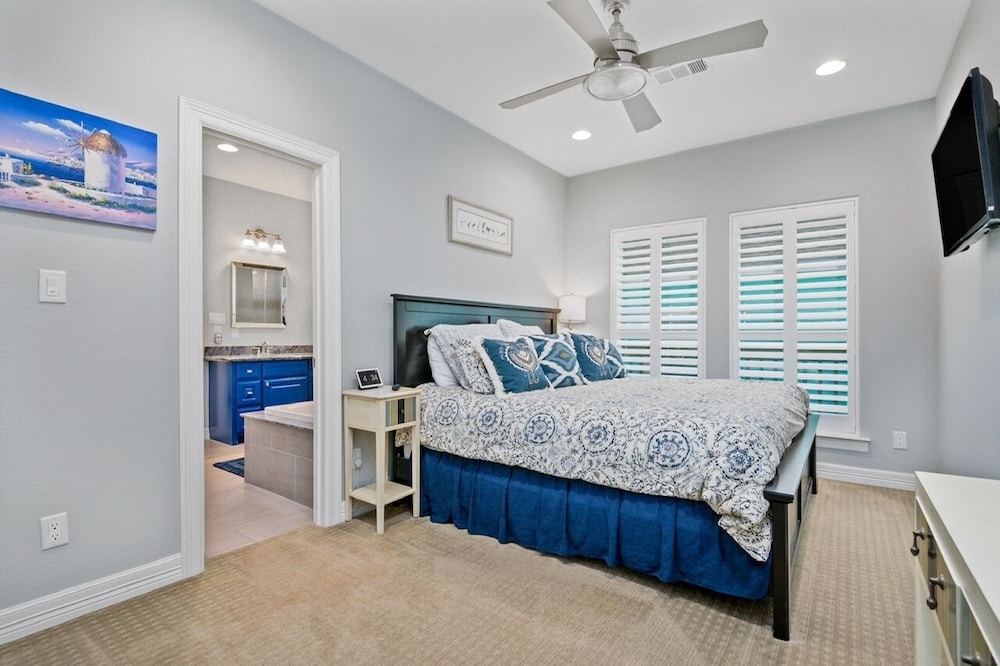 House, 4 Bedrooms photo 2