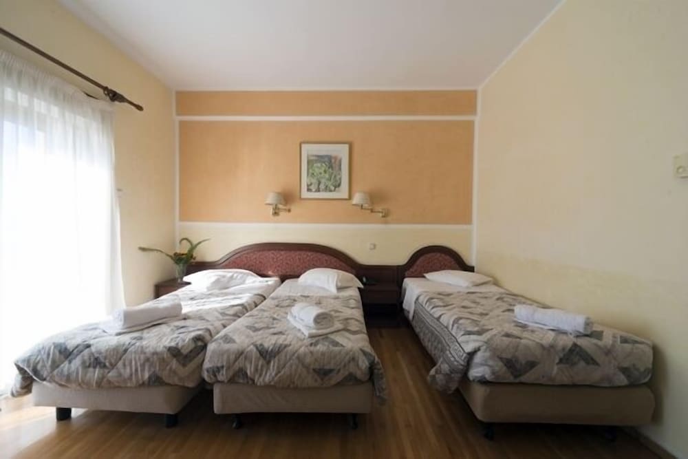 Standard Triple Room photo 3