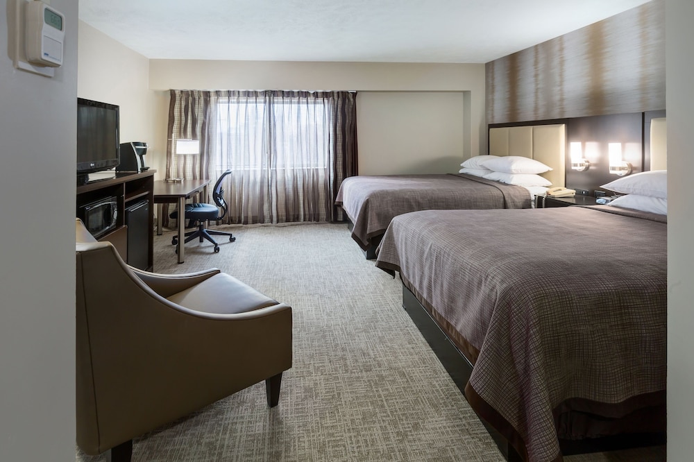 Standard Room, 2 Queen Beds, City View