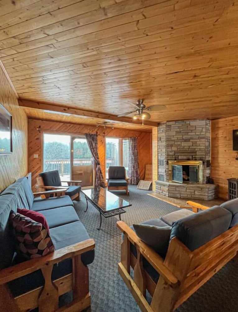 Traditional Cottage, 3 Bedrooms photo 2