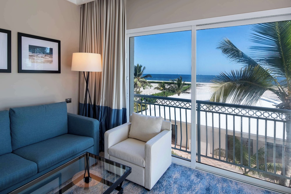 Deluxe Room, 1 King Bed, Sea View - Photo 6