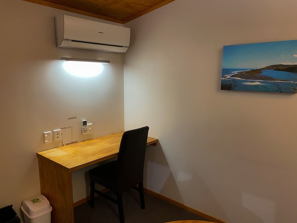Family Room - Photo 9