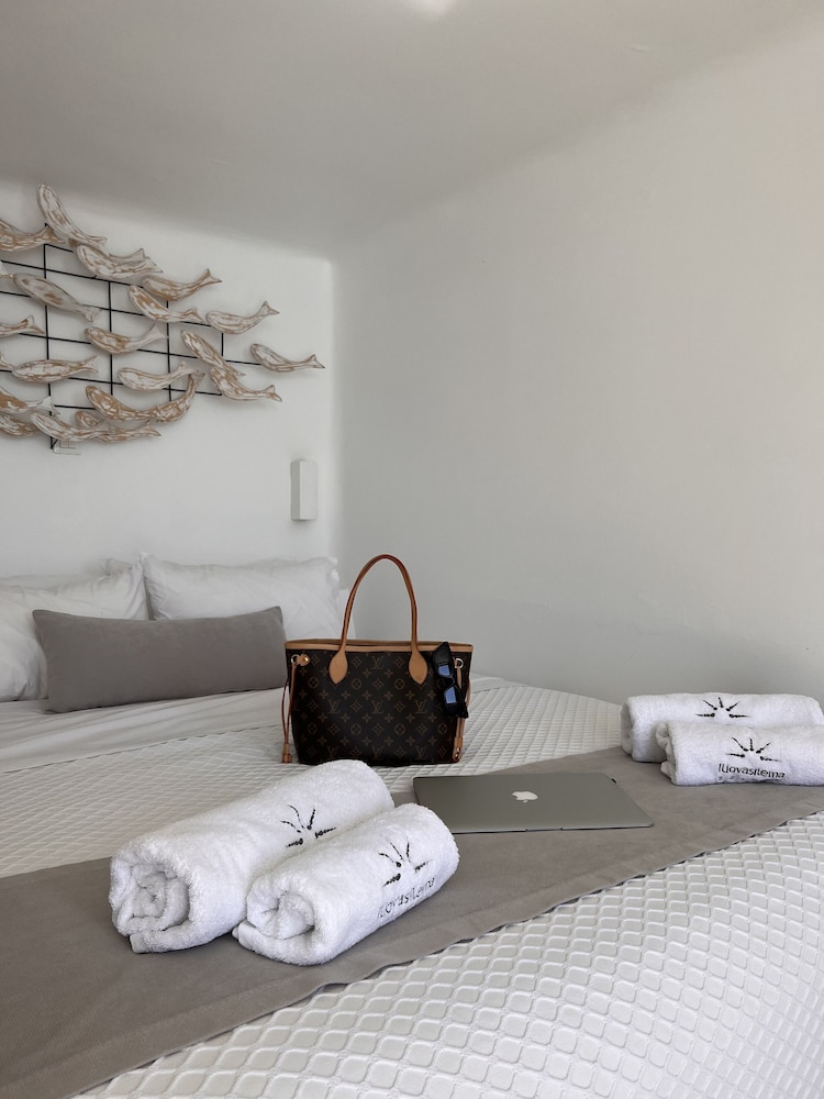 Junior Suite with Jetted Tub and Caldera View photo 3