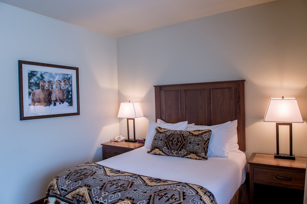 Suite, 2 Queen Beds photo 2