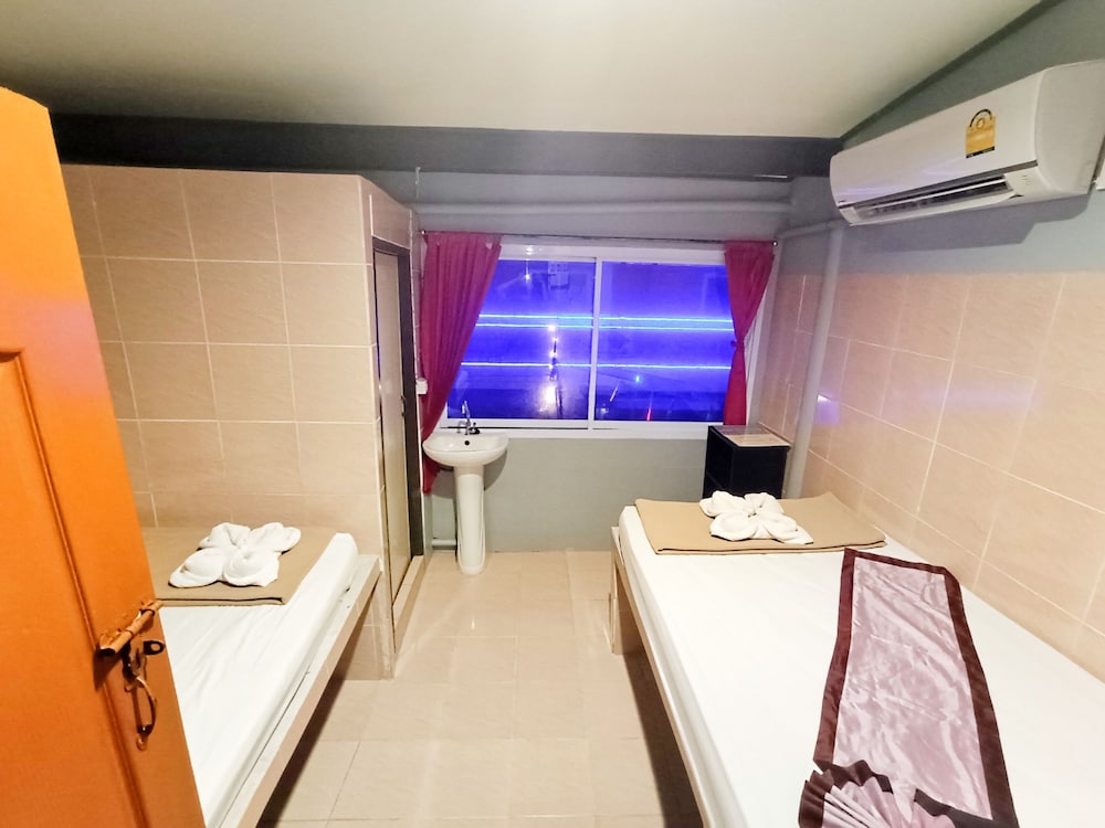 Basic Triple Room