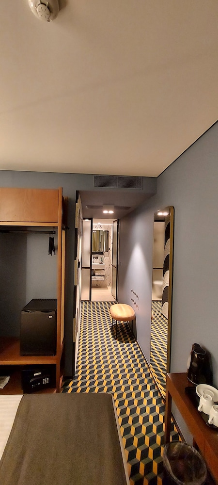 Standard Double Room - Photo 8