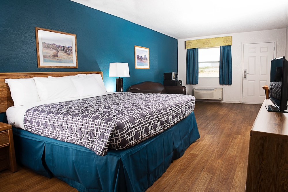 Room, 1 King Bed with Sofa bed, Accessible, Non Smoking photo 1