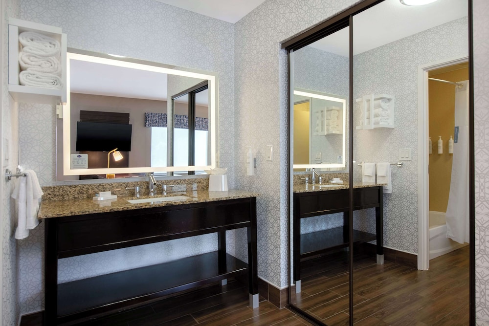 Room, 2 Queen Beds, Accessible photo 2