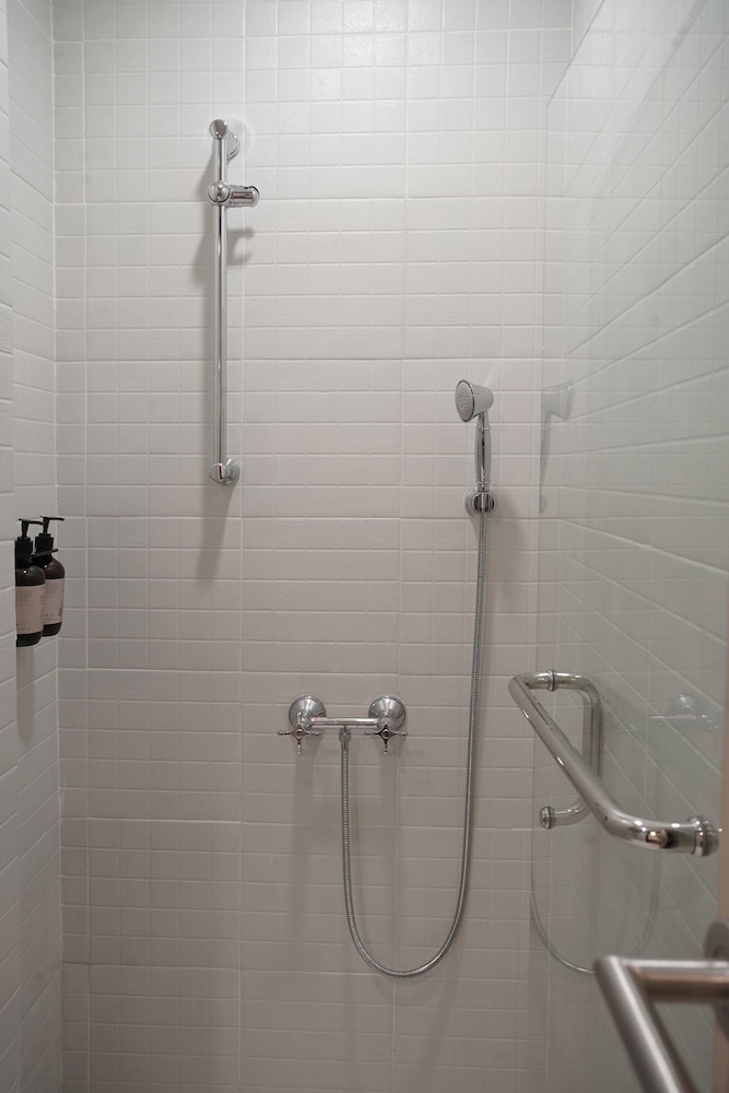 Deluxe Twin Room - Photo 3