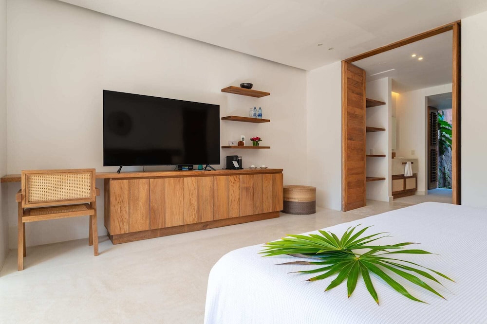 Deluxe Room, 1 King Bed, Connecting Rooms, Garden View (JS 6A) photo 3