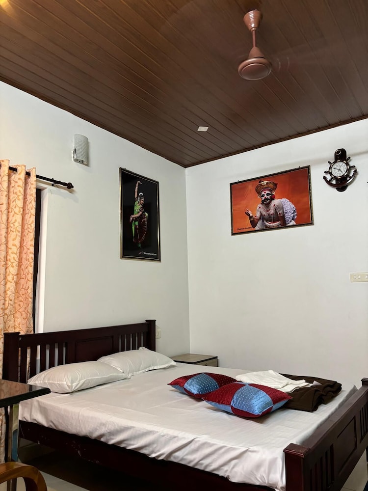Deluxe Double Room, 1 Queen Bed, Lake View