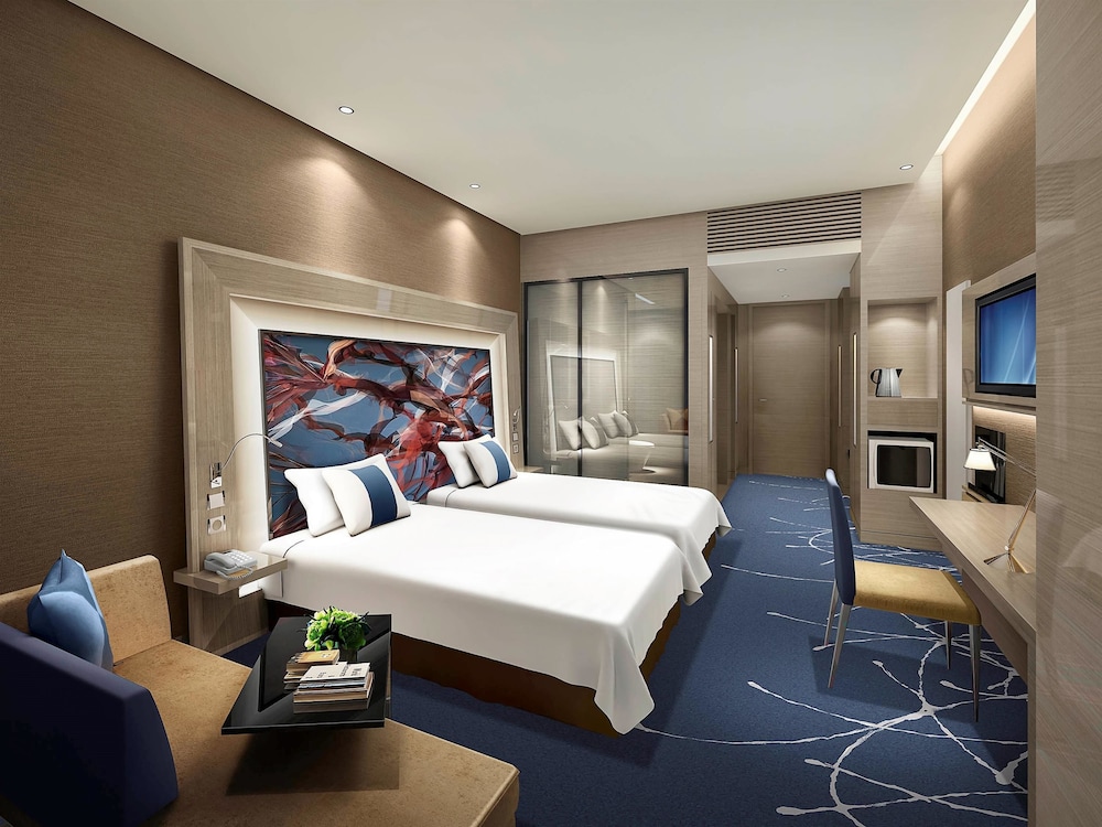 Premier Room, 2 Twin Beds, Executive Level photo 2