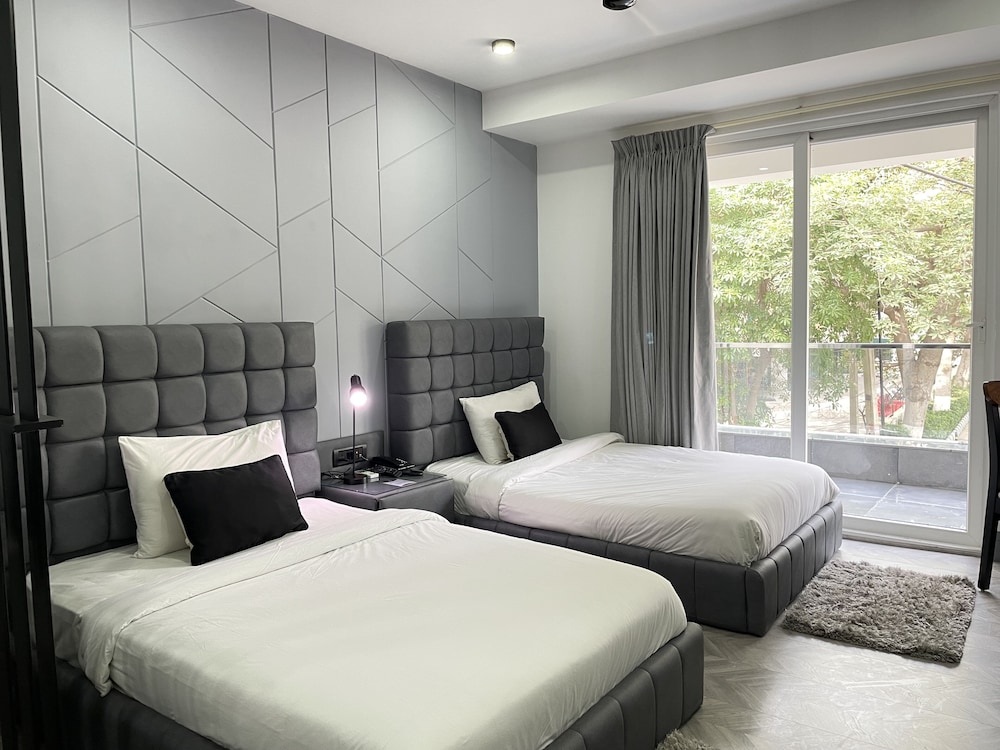 Family Apartment, 2 Twin Beds, Kitchen photo 3