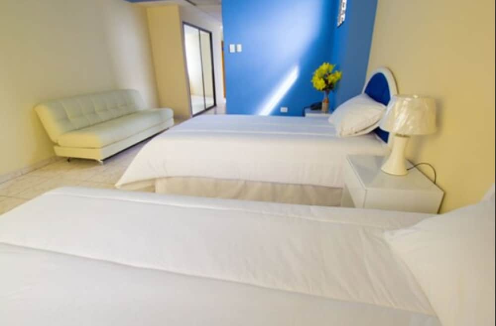 Deluxe Two Room Suite Ocean Front
