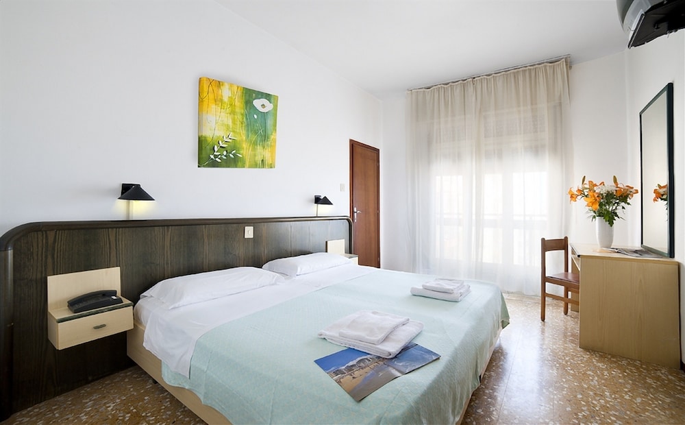 Basic Double Room photo 1