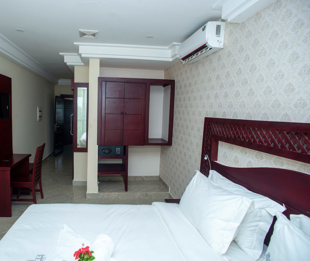 Superior Suite - Photo 3