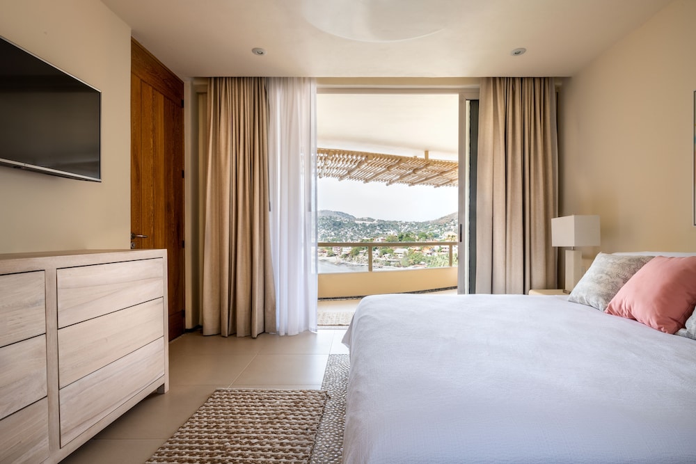 Luxury Villa, Beach View