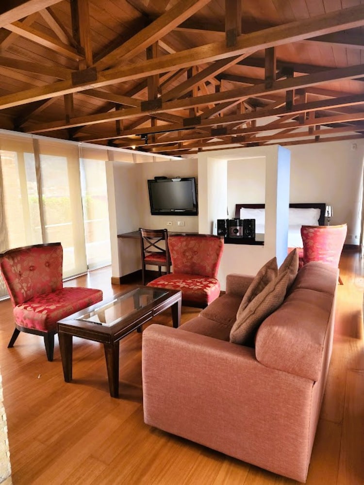 Penthouse, Hot Tub - Photo 7