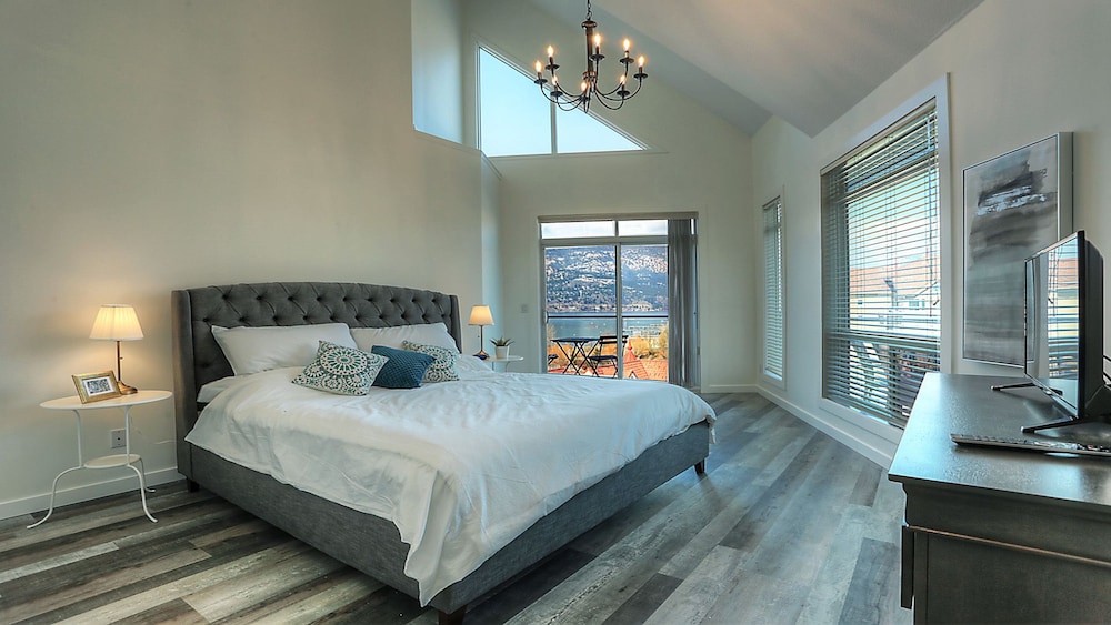 Deluxe Suite, 4 Bedrooms, Lake View photo 1