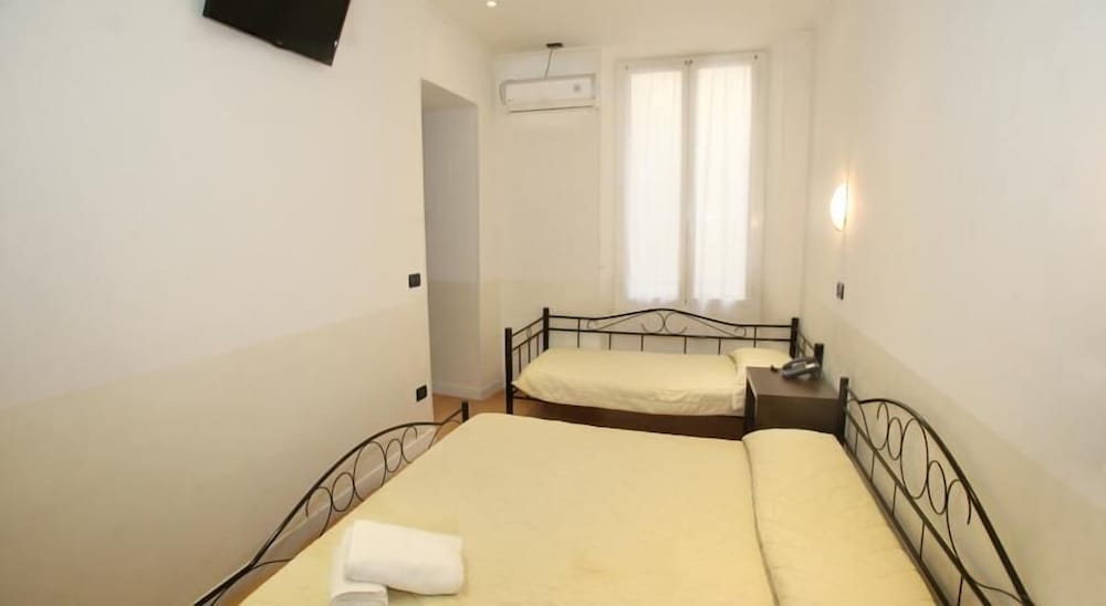 Triple Room - Photo 11